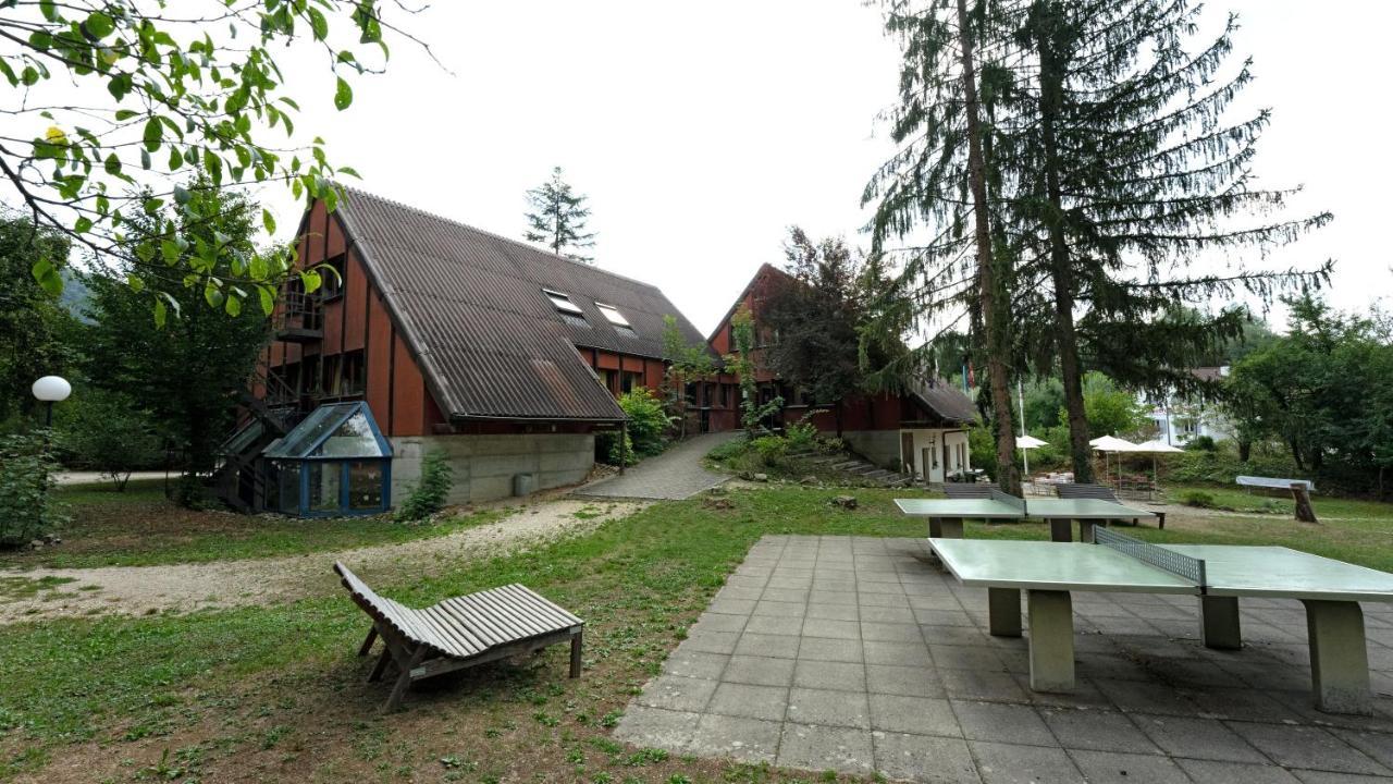 Delemont Youth Hostel Exterior foto